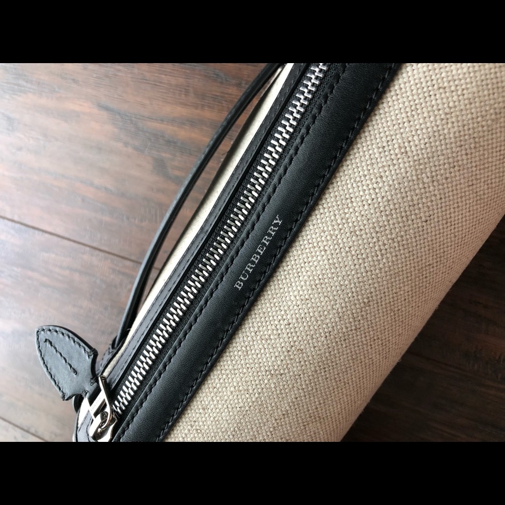 Burberry cotton linen and leather barrel bag